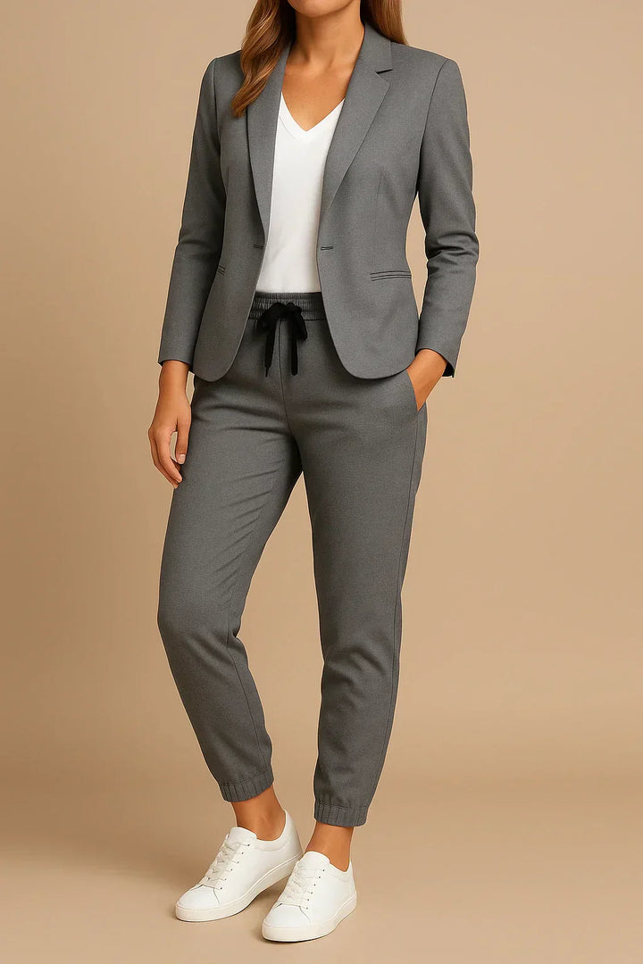 CAELINA – ELEGANT WOMEN'S SUIT