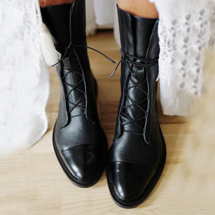 ORINETHIA – ELEGANT LEATHER HEELED BOOTS