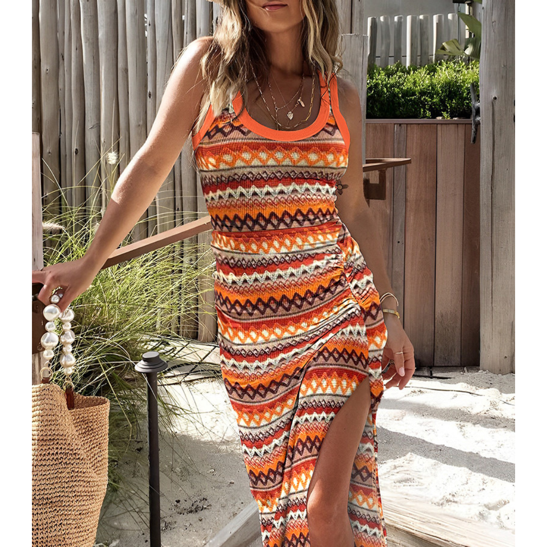 LYARA – CHIC RIBBED DRESS