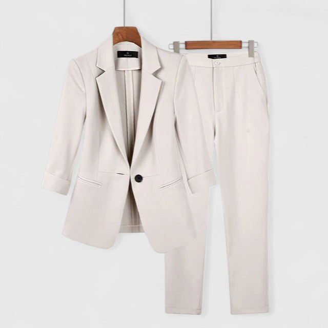Briletta - Sophisticated Blazer & Trouser