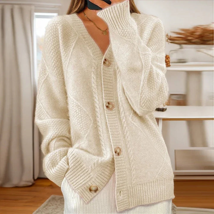 KAELIRYN – CABLE-KNIT CARDIGAN