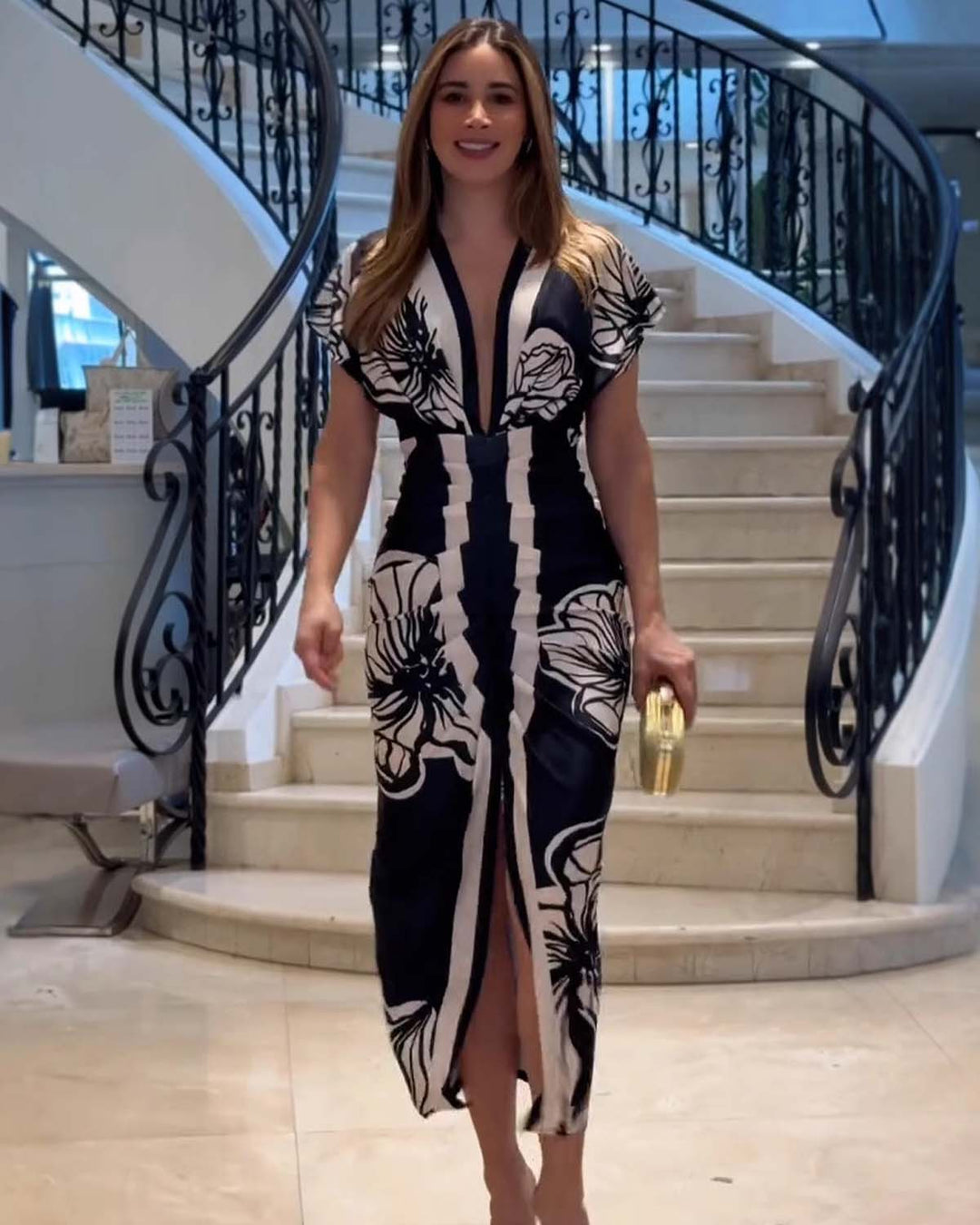 Hodiah - Chic Pleated Dress