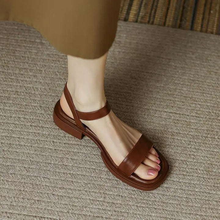YLINA – ELEGANT LEATHER SANDALS