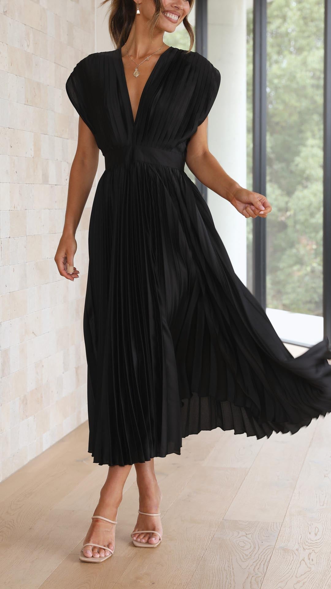 LYSIVELLE – PLEATED MAXI DRESS
