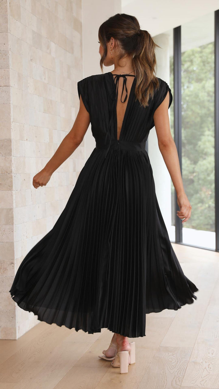 LYSIVELLE – PLEATED MAXI DRESS