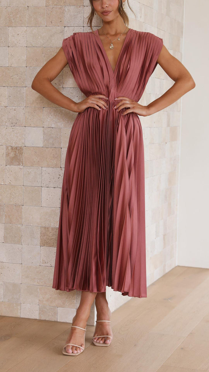 LYSIVELLE – PLEATED MAXI DRESS