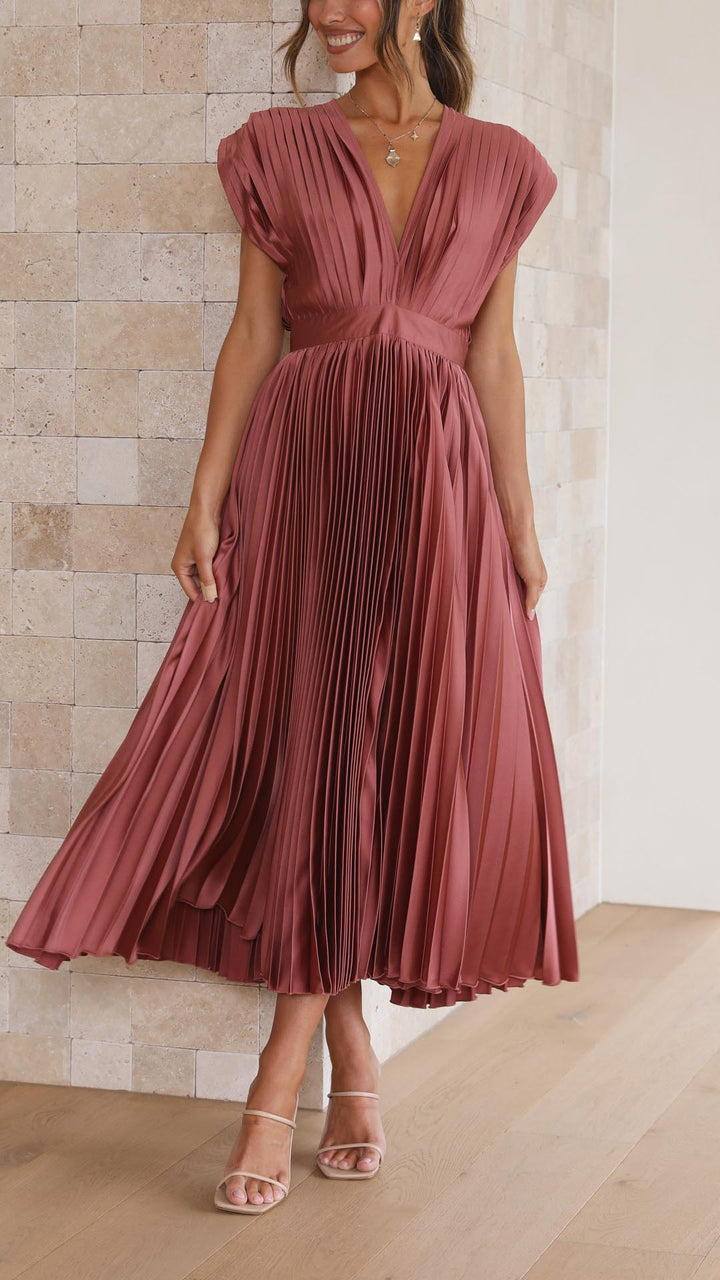 LYSIVELLE – PLEATED MAXI DRESS