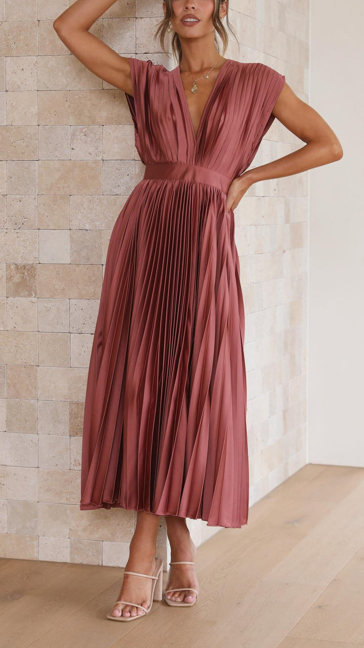 LYSIVELLE – PLEATED MAXI DRESS