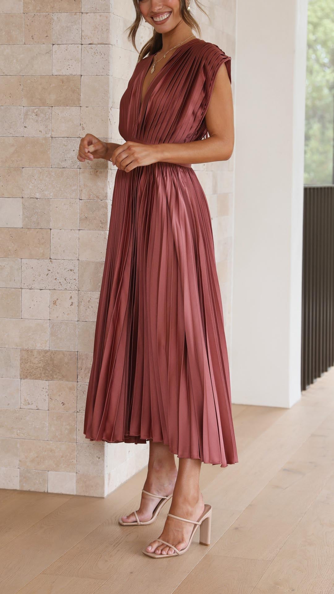 LYSIVELLE – PLEATED MAXI DRESS