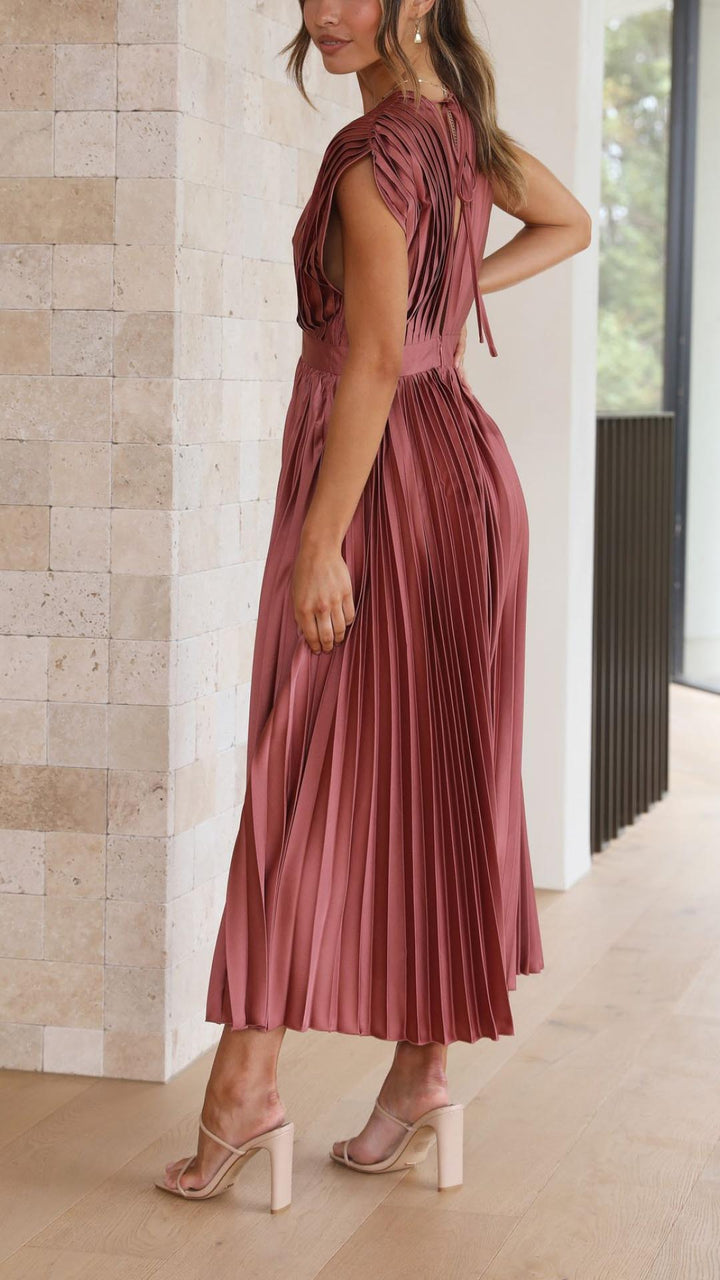 LYSIVELLE – PLEATED MAXI DRESS